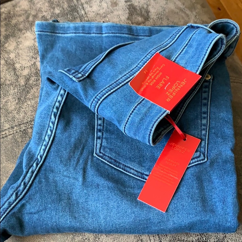 Jennifer Lopez Flare Flawless Sculpt jeans